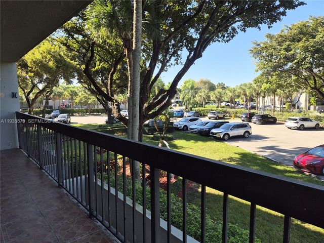 8811 SW 132nd Pl 203CW, Miami, FL 33186