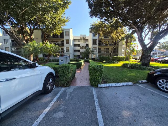 8811 SW 132nd Pl 203CW, Miami, FL 33186