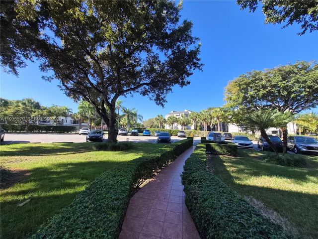 8811 SW 132nd Pl 203CW, Miami, FL 33186