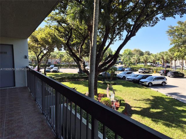 8811 SW 132nd Pl 203CW, Miami, FL 33186