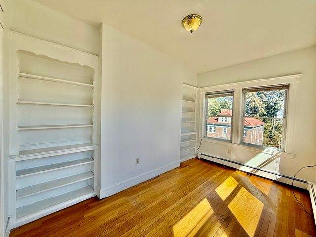 62 Algonquin Rd. 2, Newton, MA 02467