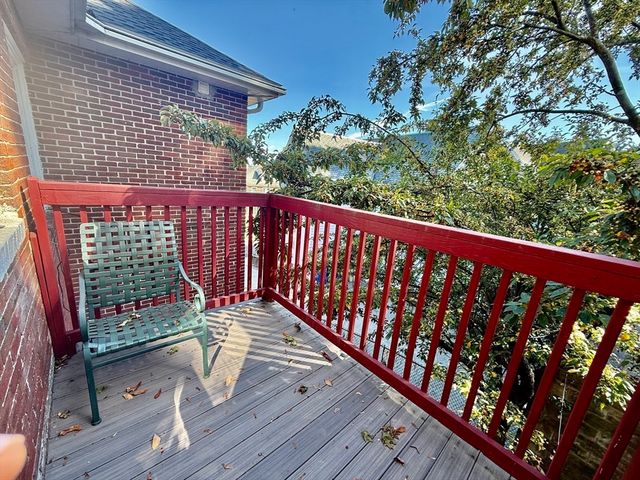 62 Algonquin Rd. 2, Newton, MA 02467