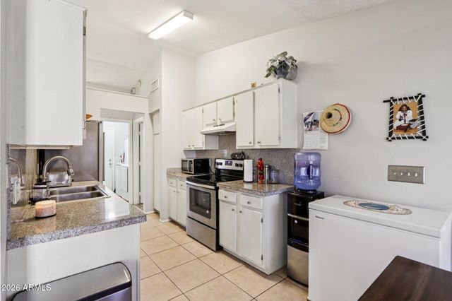 10096 N 63RD Avenue, Glendale, AZ 85302