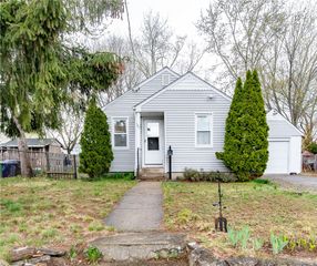 161 Adams Street, Warwick, RI 02888