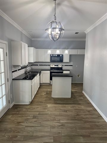 3035 Parkline Trail, Grand Prairie, TX 75052