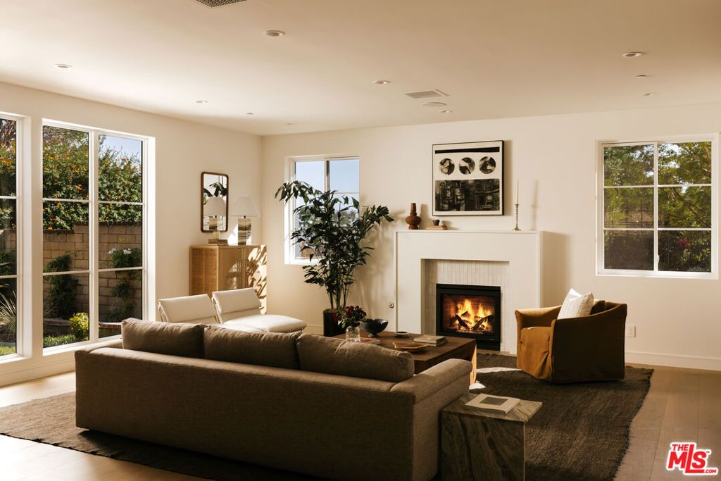 1211 E Palm Street, Altadena, CA 91001 — photo 2