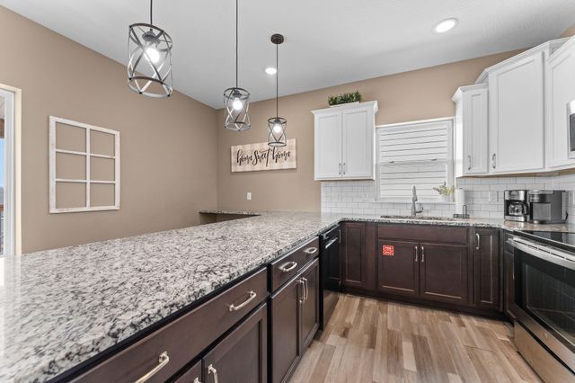 128 Chateau Mountain Court, Branson, MO 65616