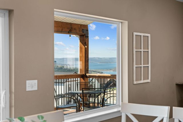 128 Chateau Mountain Court, Branson, MO 65616