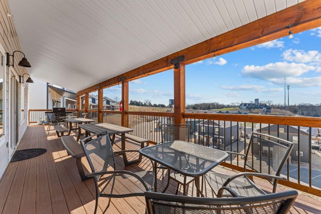 128 Chateau Mountain Court, Branson, MO 65616