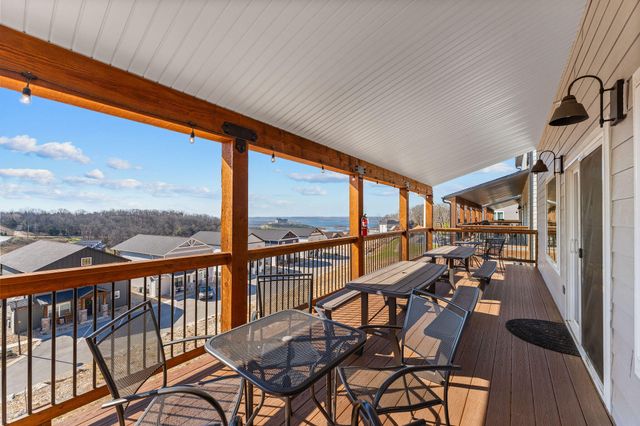 128 Chateau Mountain Court, Branson, MO 65616