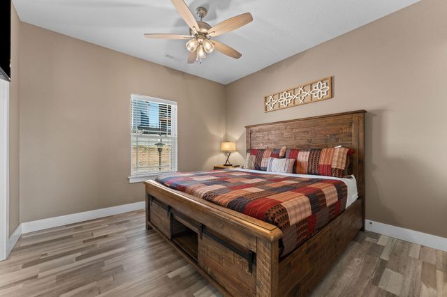 128 Chateau Mountain Court, Branson, MO 65616