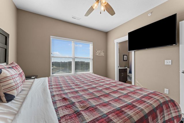 128 Chateau Mountain Court, Branson, MO 65616