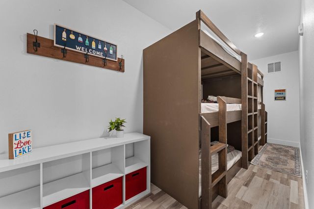 128 Chateau Mountain Court, Branson, MO 65616