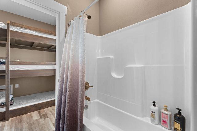 128 Chateau Mountain Court, Branson, MO 65616