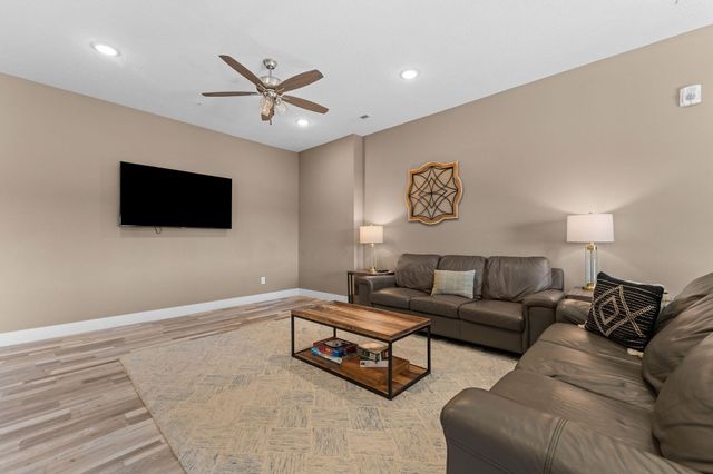 128 Chateau Mountain Court, Branson, MO 65616