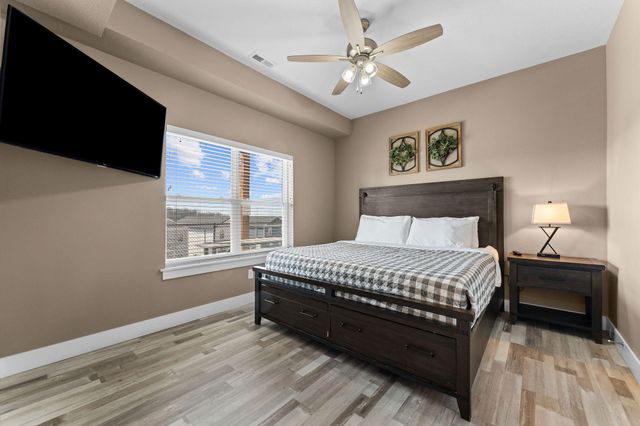 128 Chateau Mountain Court, Branson, MO 65616