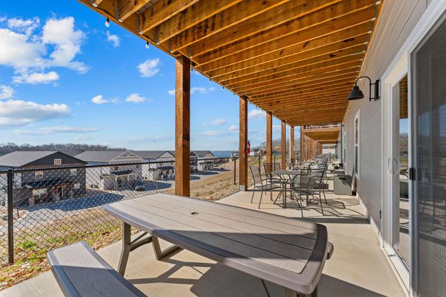 128 Chateau Mountain Court, Branson, MO 65616