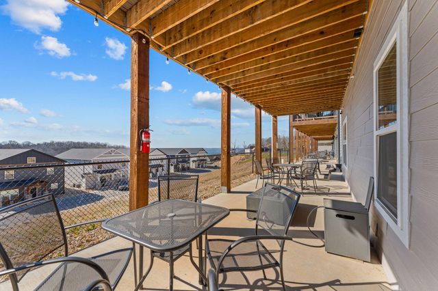 128 Chateau Mountain Court, Branson, MO 65616