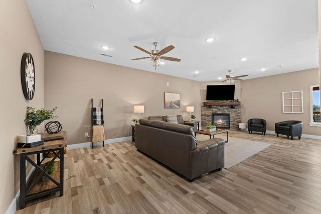 128 Chateau Mountain Court, Branson, MO 65616