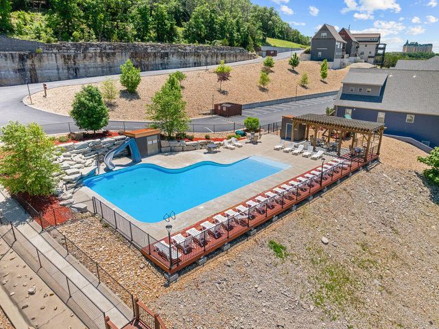 128 Chateau Mountain Court, Branson, MO 65616