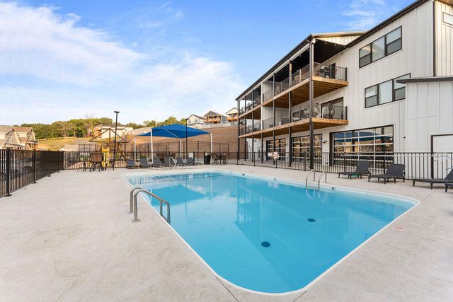 128 Chateau Mountain Court, Branson, MO 65616