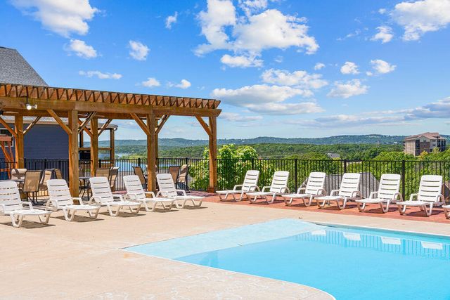 128 Chateau Mountain Court, Branson, MO 65616