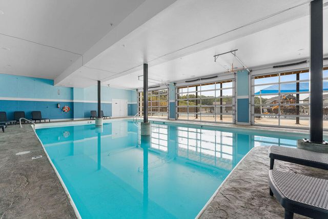 128 Chateau Mountain Court, Branson, MO 65616