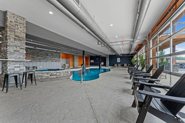 128 Chateau Mountain Court, Branson, MO 65616