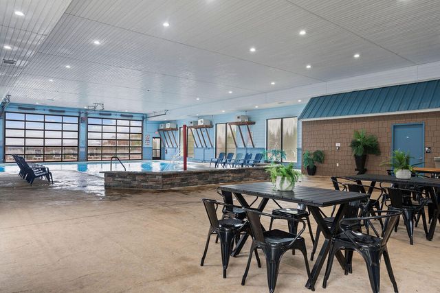 128 Chateau Mountain Court, Branson, MO 65616