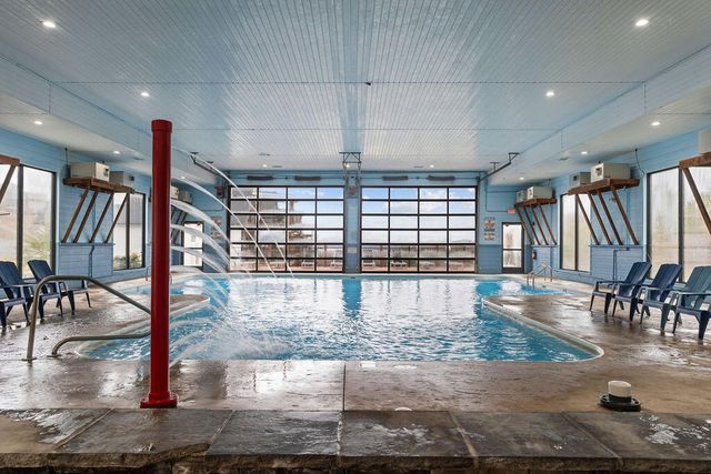 128 Chateau Mountain Court, Branson, MO 65616