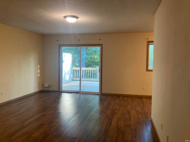 1043 N Forest View Drive, Ellettsville, IN 47429