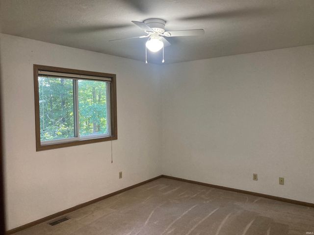 1043 N Forest View Drive, Ellettsville, IN 47429