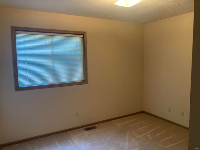 1043 N Forest View Drive, Ellettsville, IN 47429
