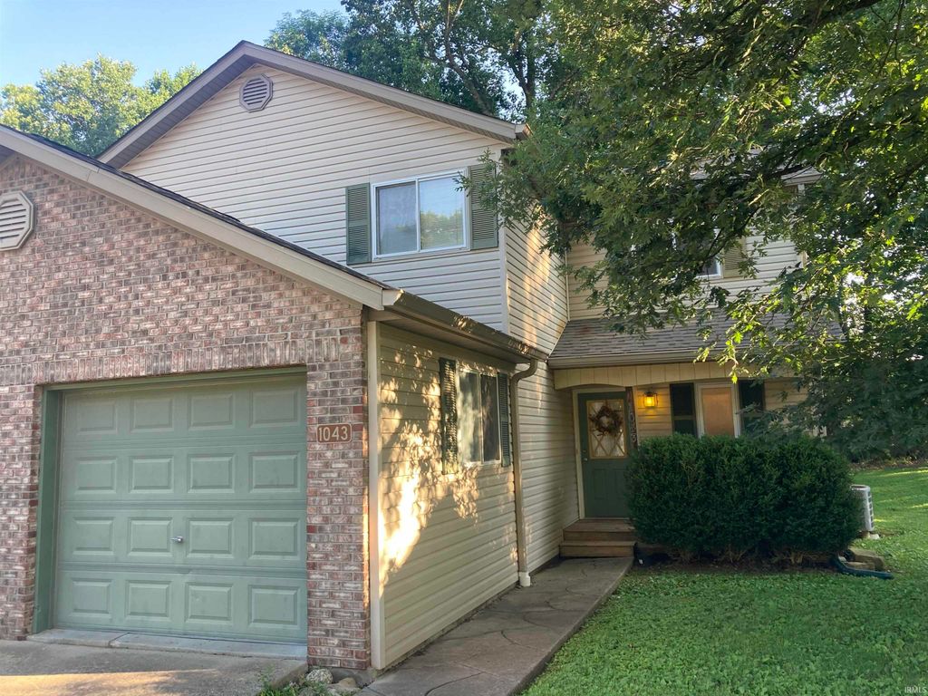 1043 N Forest View Drive, Ellettsville, IN 47429