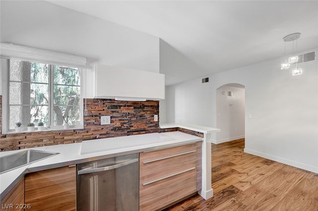 75 North Valle Verde Drive 1324, Henderson, NV 89074