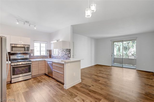 75 North Valle Verde Drive 1324, Henderson, NV 89074