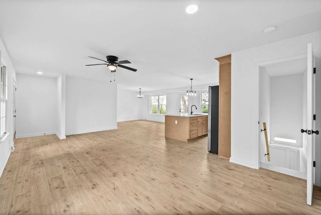 916 Beacon Dr, Clarksville, TN 37043