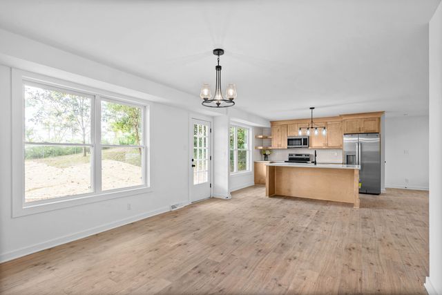 916 Beacon Dr, Clarksville, TN 37043