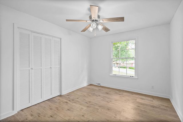 916 Beacon Dr, Clarksville, TN 37043