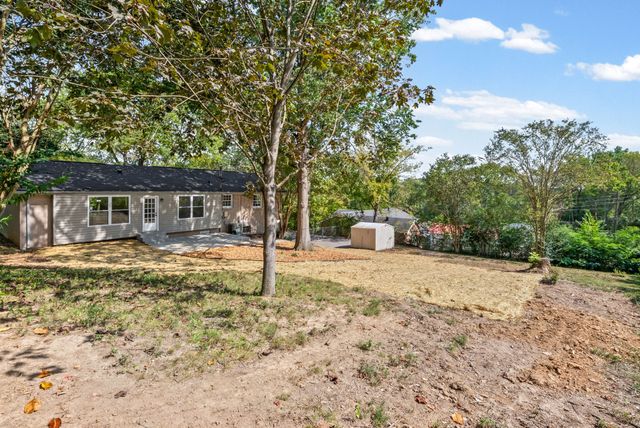 916 Beacon Dr, Clarksville, TN 37043