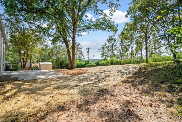 916 Beacon Dr, Clarksville, TN 37043