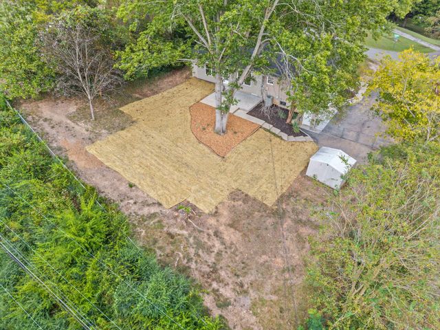 916 Beacon Dr, Clarksville, TN 37043