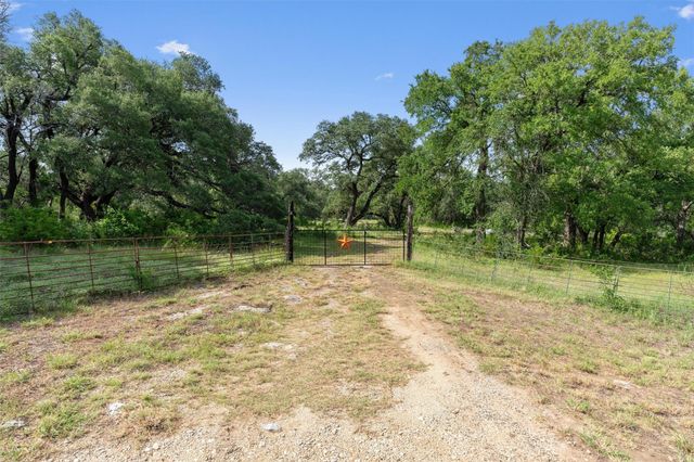 301 County Road 281, Leander, TX 78641