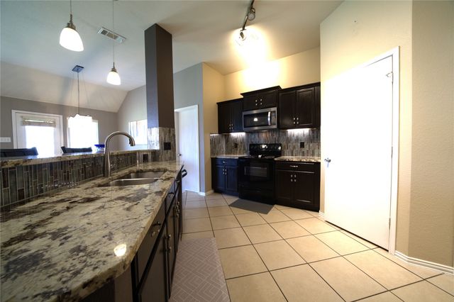 1010 Remington Ranch Road, Mansfield, TX 76063