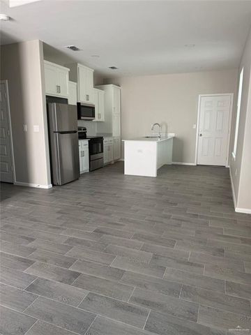 2608 E Harrison Avenue, Alton, TX 78573