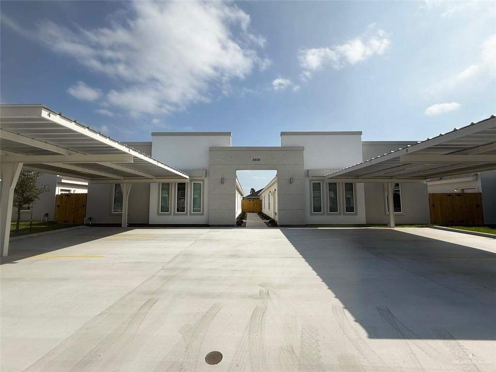 2608 E Harrison Avenue, Alton, TX 78573