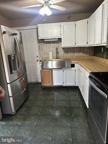 640 WALNUT RD, Birdsboro, PA 19508
