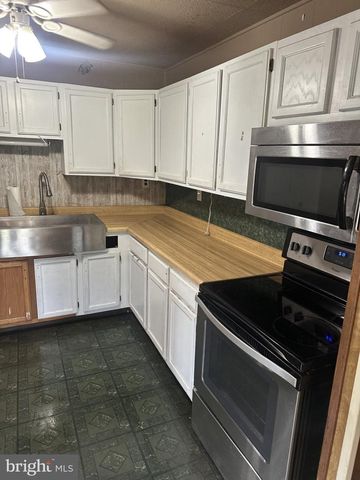640 WALNUT RD, Birdsboro, PA 19508