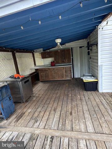 640 WALNUT RD, Birdsboro, PA 19508