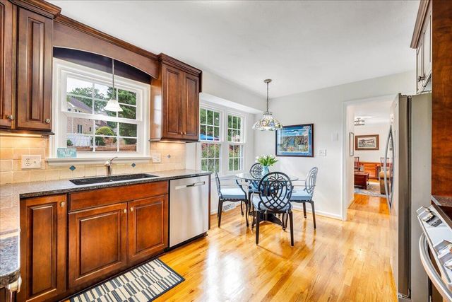 21 Queen Regent CT, Blue Ridge, VA 24064